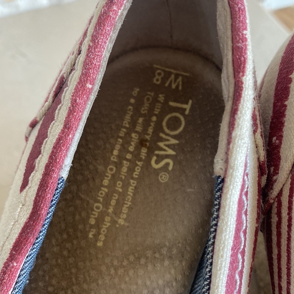 Toms Women’s Wedges. Red and white striped - Picture 2 of 3